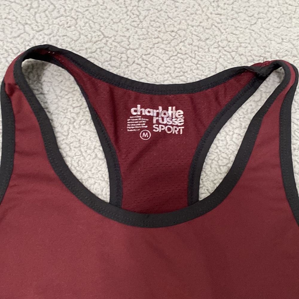 Workout top - Picture 2 of 3